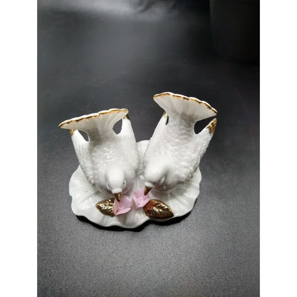 Lefton Fine China Turtle Doves Figurine 06303 Hand Painted Gold Tip 1987 Japan